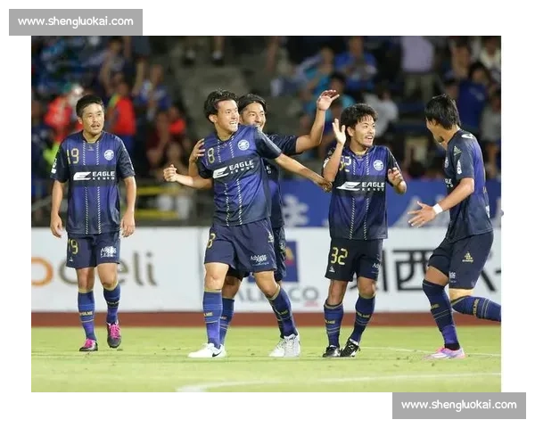 札幌冈萨多主场迎战广岛三箭焦点对决前瞻与看点解析战术博弈赛季走势